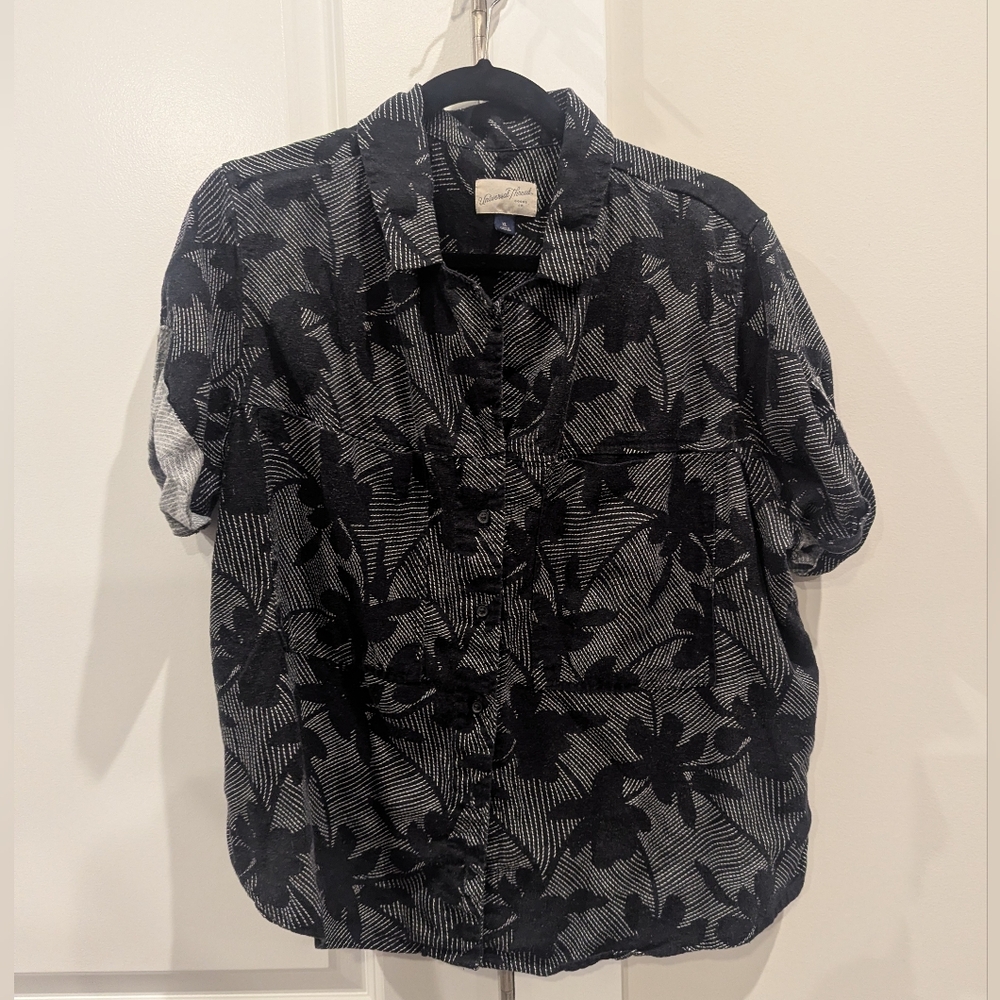 Universal Threads Button Up Short Sleeve Shirt